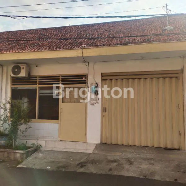image DIJUAL RUMAH LAMA TAPI BAGUS, DI KALONGAN KECIL DI DEKAT PUSAT KOTA SURABAYA LAMA (2)