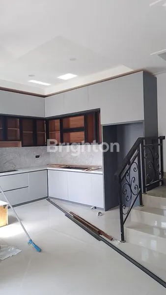 image RUMAH MEWAH DI MACAN KUMBANG DEMANG, PALEMBANG, INDONESIA (3)