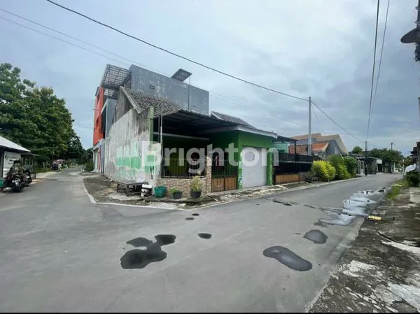 image RUMAH DI COLOMADU (1)