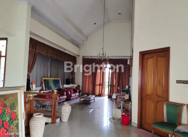 image RUMAH MEWAH 2¼ LANTAIFULL FURNISHED TAMAN ALFA INDAH, JOGLO (3)