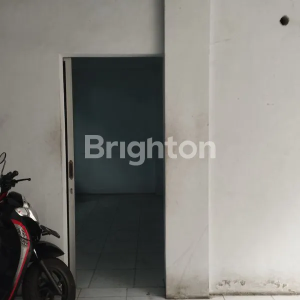 image RUKO DAN GUDANG DI BARAT SUNGAI KOTA KEDIRI (3)