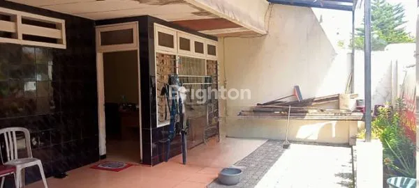 image RUMAH 1,5 LANTAI SIAP HUNI , SELANGKAH KE RAYA JEMURSARI SURABAYA (2)