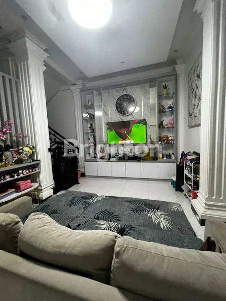 image RUMAH MT HARYONO TUMARITIS (2)