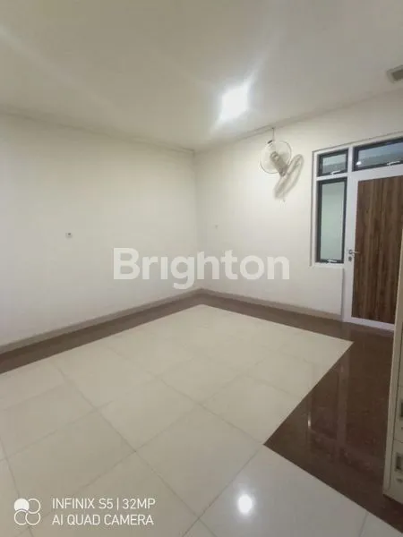 image RUKO 2 LANTAI EX RESTO DI PINGGIR JALAN CIBUBUR (6)