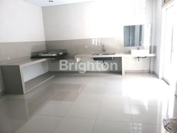 image RUMAH BAGUS BERSIH 2 LANTAI DI DENPASAR (6)