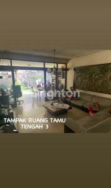 image RUMAH STRATEGIS DI TENGAH KOTA (3)