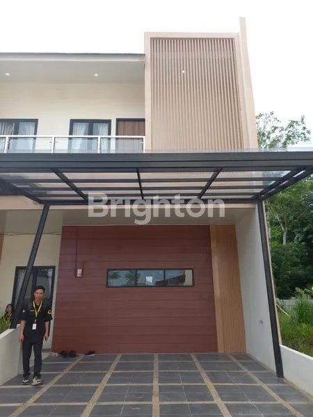 Gambar Property RUMAH DGN KONSEP SKANDIVIA MEWAH DAN ELEGANT ADA DITENGAH KOTA