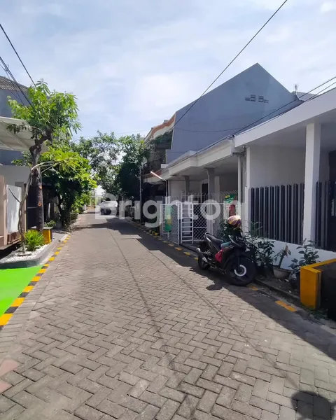 image RUMAH 1M'AN, DAERAH RUNGKUT, NRIWANA EKSEKUTIF, FULL BANGUNAN, (1)