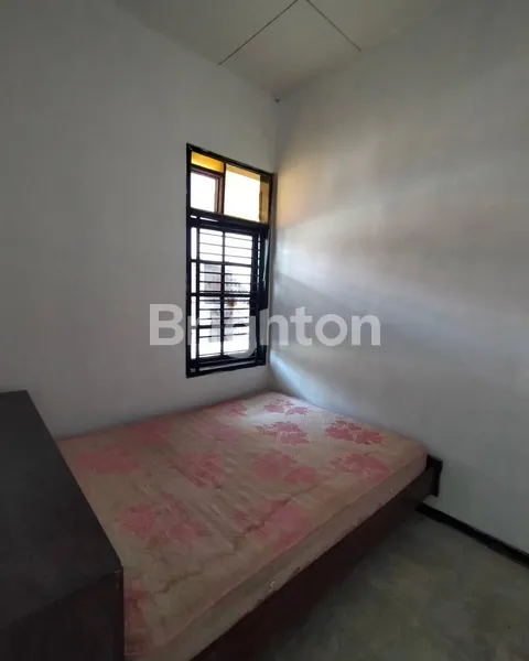 image RUMAH 1M'AN, DAERAH RUNGKUT, NRIWANA EKSEKUTIF, FULL BANGUNAN, (3)