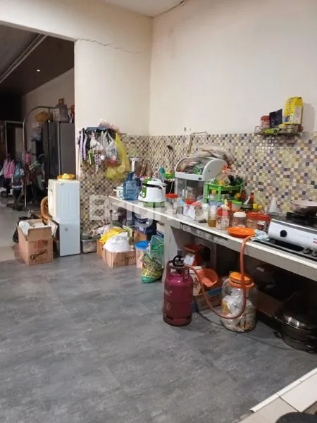 image RUMAH BESAR DAN 8 UNIT KOST KOST AN DAN GUDANG  LOKASI STRATEGIS ILIR TIMUR II SUMATERA SELATAN (6)