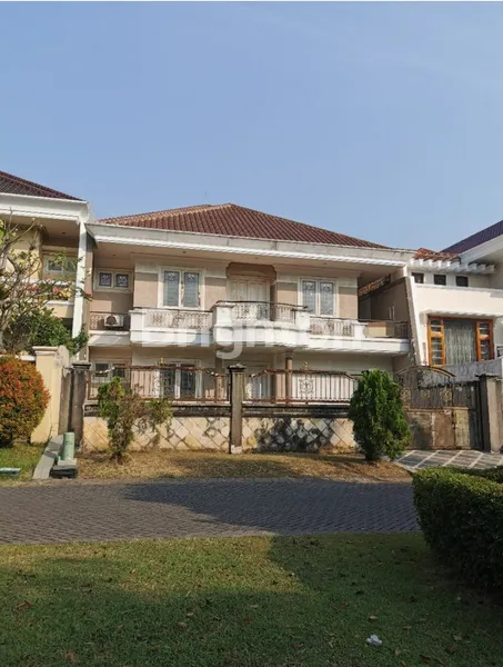 image RUMAH CLASSIC DARMO HILL FULL MARMER TATANAN LOS (1)