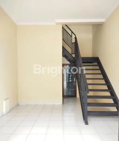 image GUDANG+ KANTOR 3 LANTAI AREA BENJENG CERME GRESIK (4)