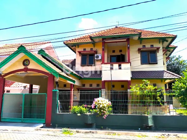 image RUMAH 2 LANTAI SIAP HUNI DI JALAN KEMBAR NGINDEN INTAN  (1)