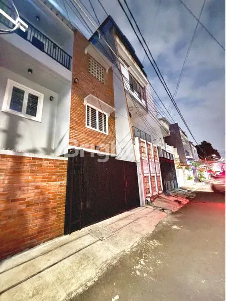image RUMAH 3 LANTAI TANJUNG DUREN SIAP HUNI ROW JALAN 2 MOBIL DEKAT PUSAT PERBELANJAAN (1)