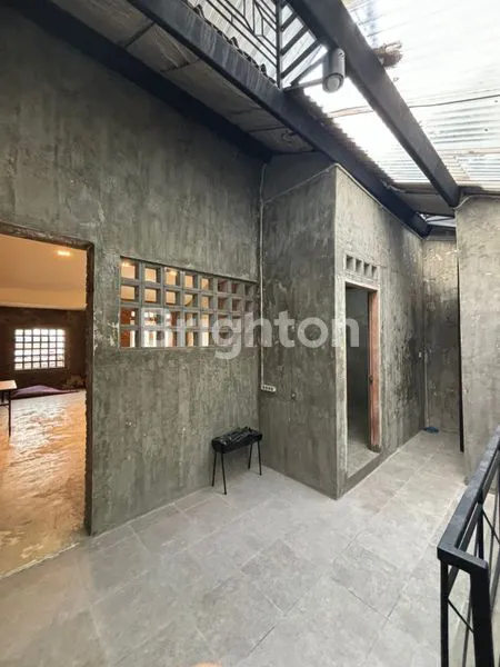 image RUMAH 3 LANTAI TANJUNG DUREN SIAP HUNI ROW JALAN 2 MOBIL DEKAT PUSAT PERBELANJAAN (3)