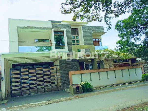 image RUMAH VILLA MEWAH JALAN KUTILANG MEDAN SUNGGAL (1)