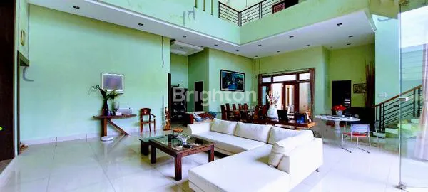 image RUMAH VILLA MEWAH JALAN KUTILANG MEDAN SUNGGAL (3)