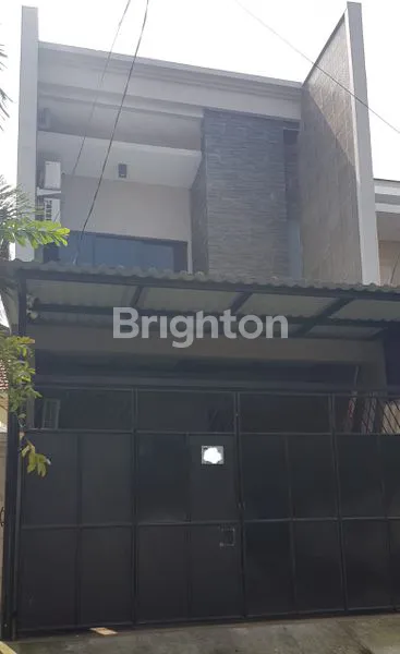 image RUMAH SIAP HUNI LOKASI RUNGKUT ASRI UTARADEKAT RAYA MERR, TOL TAMBAK SUMUR, BANDARA JUANDA (1)