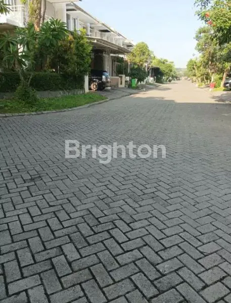 TANAH ROYAL RESIDENCE BLENHEIM STRATEGIS