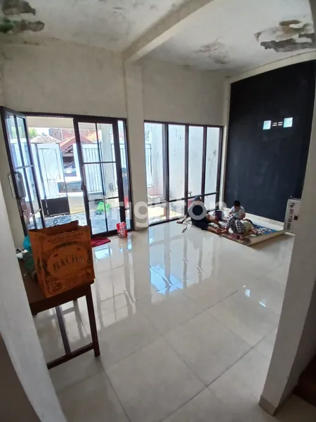 image RUMAH 1LT PATEMON SAWAHAN.  (3)