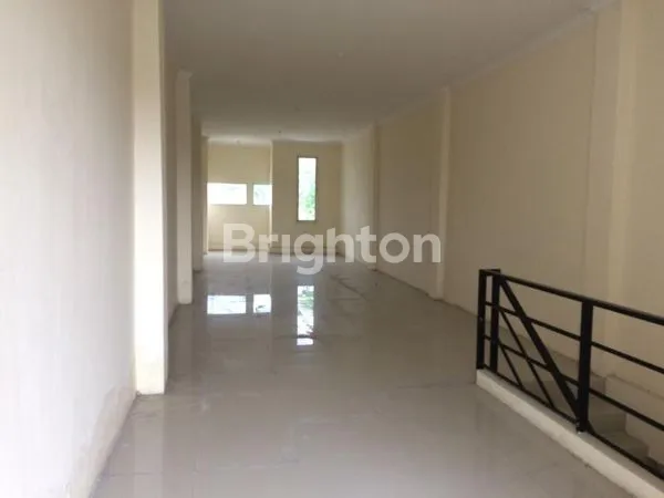 image DIJUAL CEPAT RUKO 3 LANTAI DEKAT JALAN RAYA MERR DEPAN PINTU UTAMA UPN BANGUNAN BARU KONDISI 100% SIAP PAKAI (1)