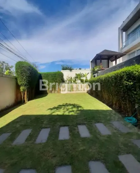 image VILLA MODERN NYAMAN DAN TENANG  (1)