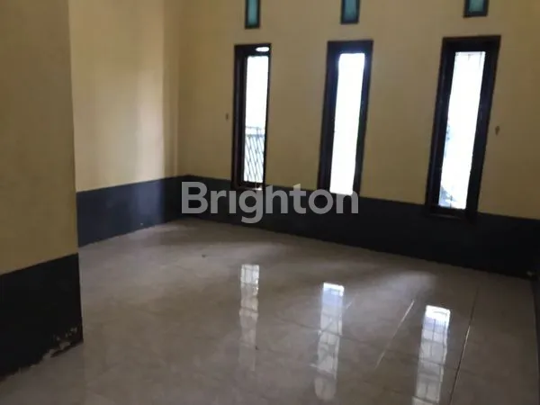 image RUMAH ASRI DI JALAN RAPAK INDAH (7)