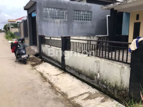 image RUMAH ASRI DI JALAN RAPAK INDAH (3)