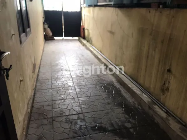 image RUMAH ASRI DI JALAN RAPAK INDAH (4)