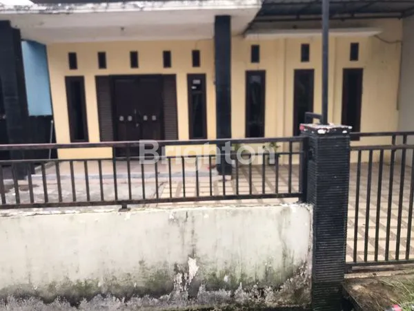image RUMAH ASRI DI JALAN RAPAK INDAH (1)