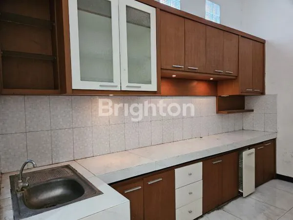 image RUMAH SIAP HUNI HABIS RENOV DI KEDONDONG DEKAT LAMPER SEMARANG (6)