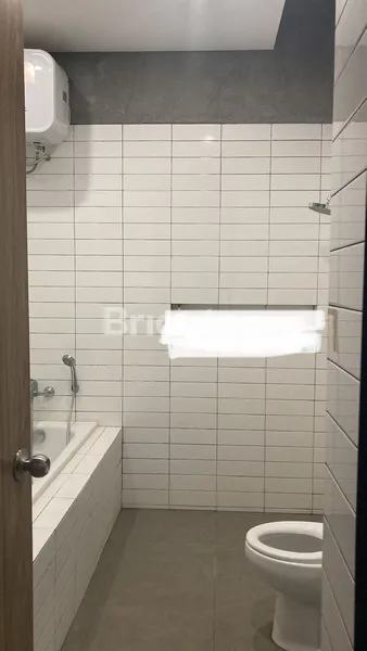 image RUMAH GRAHA BUNGA DEKAT ALAM SUTRA (2)