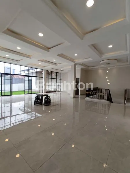 image RUMAH LUAS DESAINNYA INDAH SIAP HUNI TERLETAK DI TOMANG RAYA JAKARTA BARAT GROGOL PETAMBURAN DKI JAKARTA (7)