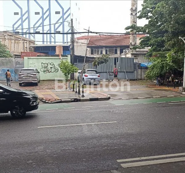 image PERKANTORAN DI BYPASS AHMAD YANI (3)