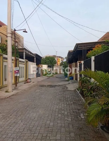 image RUMAH SIAP HUNI GANESHA WOLTER MONGONSIDI PEDURUNGAN SEMARANG (4)