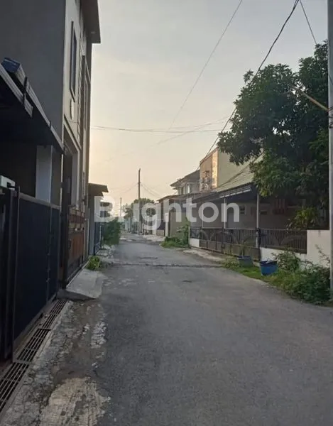 image RUMAH SIAP HUNI GANESHA WOLTER MONGONSIDI PEDURUNGAN SEMARANG (3)