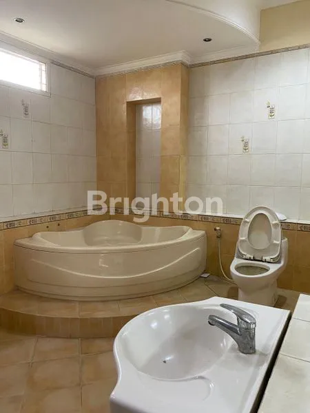 image RUMAH DUA LANTAI SETRA INDAH BANDUNG UTARA (7)