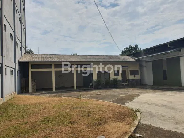 image GUDANG LUAS DAN STRATEGIS DI SHOLEH ISKANDAR BOGOR (7)