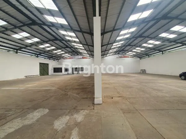 image GUDANG LUAS DAN STRATEGIS DI SHOLEH ISKANDAR BOGOR (5)