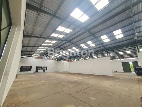 image GUDANG LUAS DAN STRATEGIS DI SHOLEH ISKANDAR BOGOR (4)