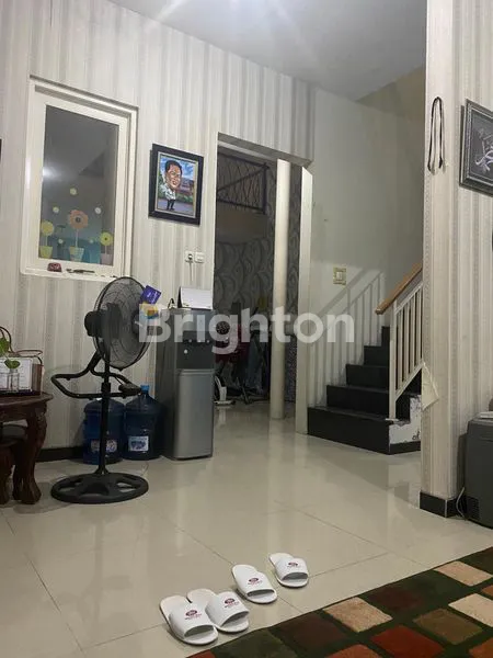 image RUMAH 2 LANTAI TENGAH KOTA YANG BERSIH (2)