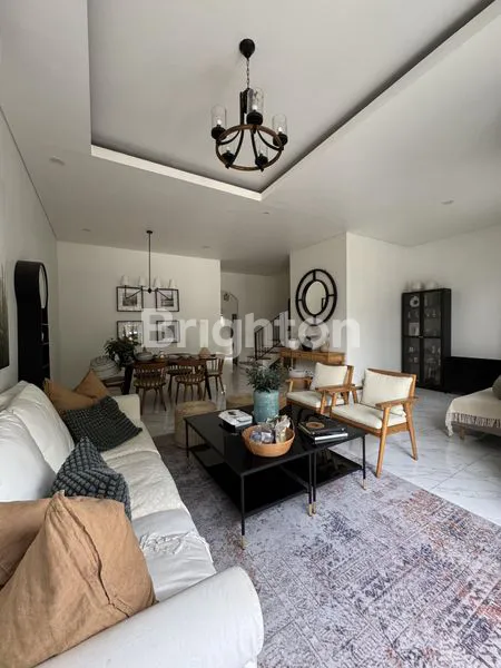 image RUMAH CANTIK 3 LANTAI FULL FURNISH DI NEO CATALONIA BSD CITY (1)