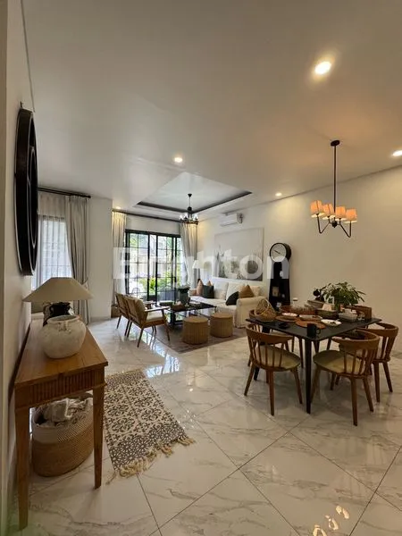 image RUMAH CANTIK 3 LANTAI FULL FURNISH DI NEO CATALONIA BSD CITY (7)