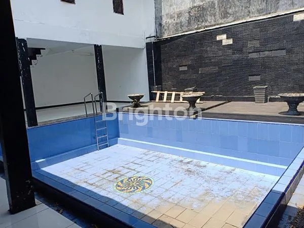 image RUMAH DUA LANTAI DILENGKAPI KOLAM RENANG SAYAP BUAHBATU (6)
