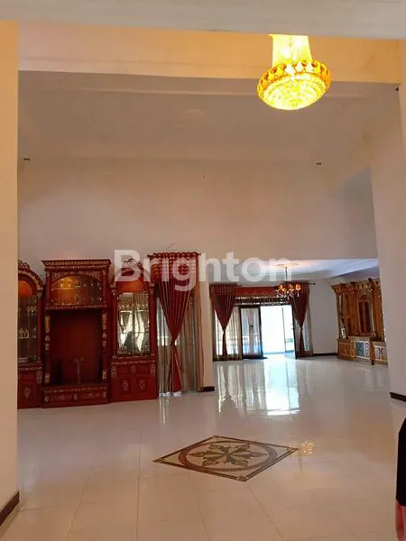 image RUMAH DUA LANTAI DILENGKAPI KOLAM RENANG SAYAP BUAHBATU (1)