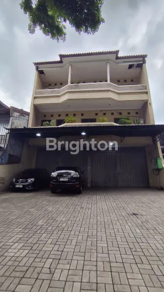 RUKO 3 LANTAI EX SHOWROOM MOBIL @ GATSU TIMUR