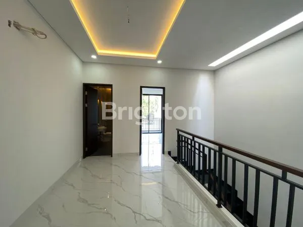 image RUMAH BRAND NEW MERUYA UTARA 125M2, KAV DKI LEBAR 5 ROW 2 MOBIL JAKARTA BARAT SHM (6)