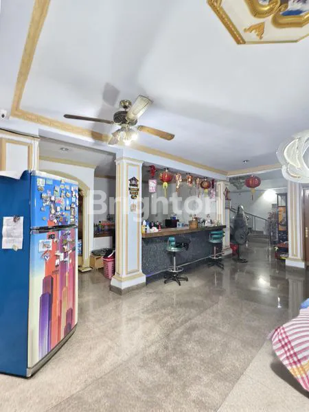 image RUMAH TOMANG 284M2 POSISI NGANTONG, KONSTRUKSI BAGUS, PAKAI GRANIT , SHM JAKARTA BARAT (4)