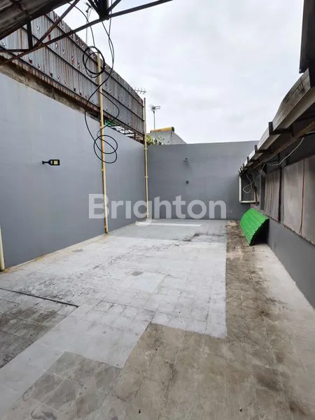 image RUMAH TOMANG 284M2 POSISI NGANTONG, KONSTRUKSI BAGUS, PAKAI GRANIT , SHM JAKARTA BARAT (3)