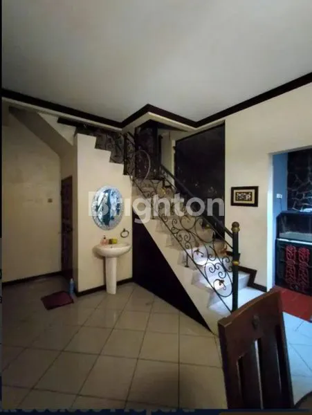 image RUMAH 2 LANTAI KONDISI  BAGUS DAN RAPI DAN SIAP HUNI DI DALAM KOMPLEK DI JOGLO JAKARTA BARAT   (5)